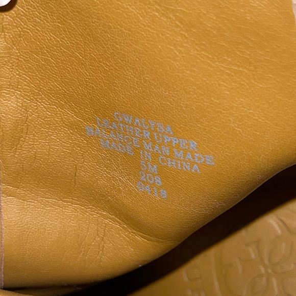 GUESS Suede peep toe booties - Picture 3 of 4